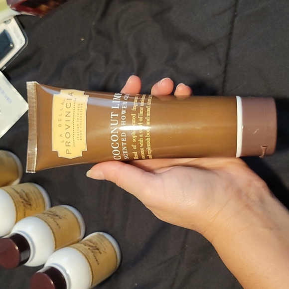 Tuscan hills set of shampoo - Picture 7 of 10